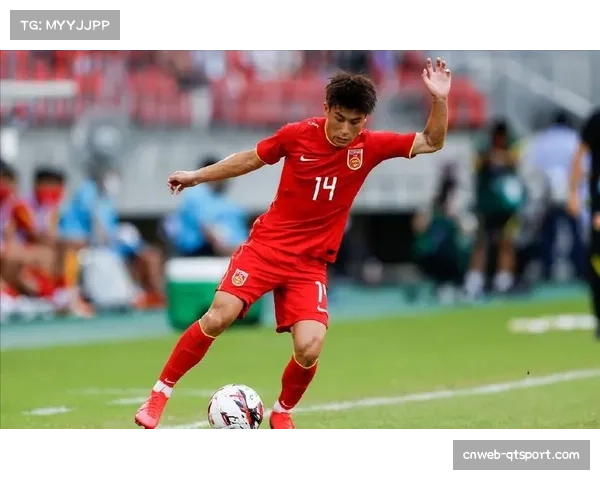 传统的纯人盯人防守在面对高效进攻时显得被动，纯区域防守容易被传导和跑位破坏